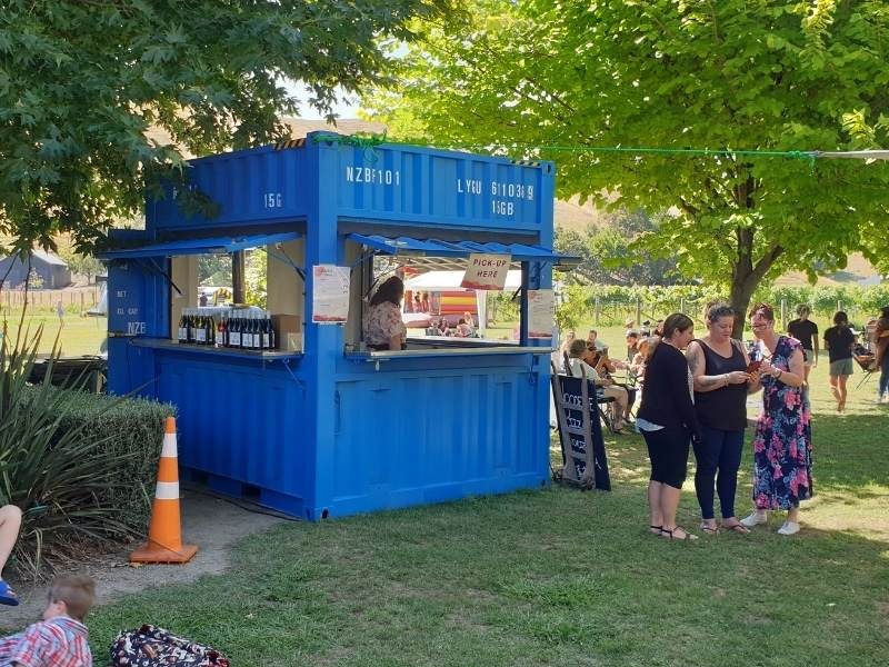 Kiosk kontenerowy Moana Park firmy 3Way Containers